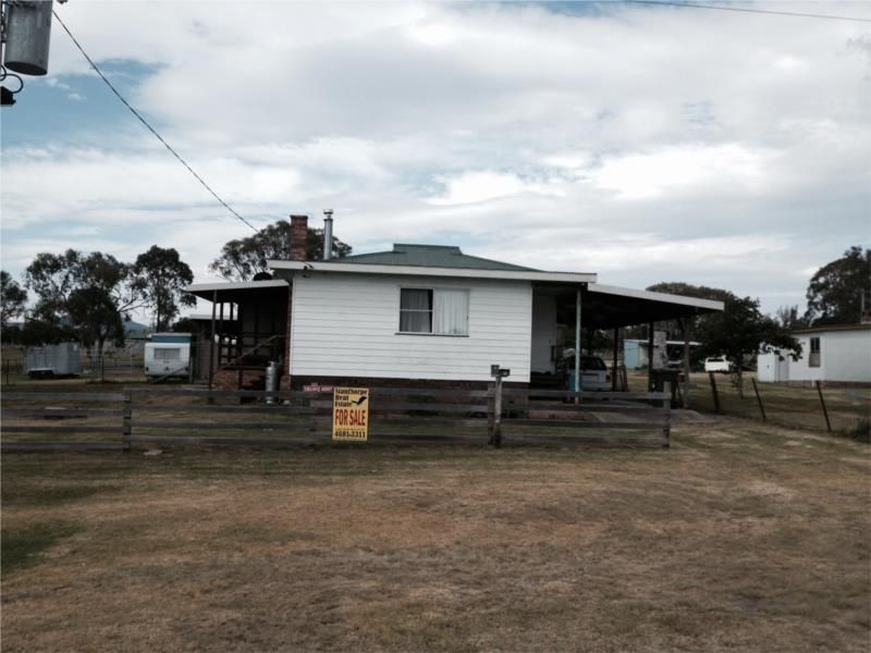 7 Manor Street, WALLANGARRA QLD 4383, Image 1