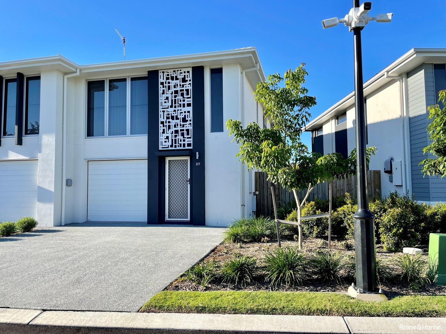 3 bedrooms Townhouse in 77/188 Gainsborough Drive PIMPAMA QLD, 4209