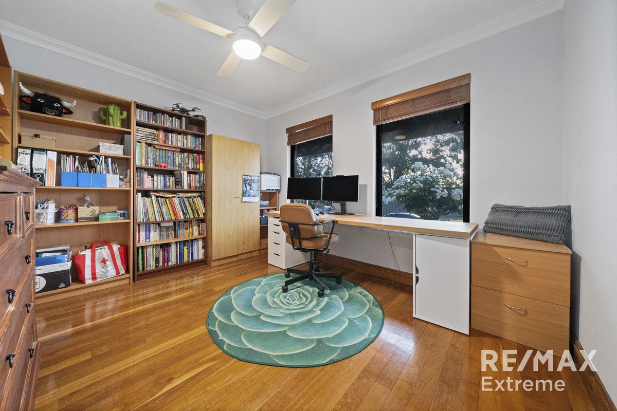 4 Danja Rise, Hocking WA 6065, Image 2