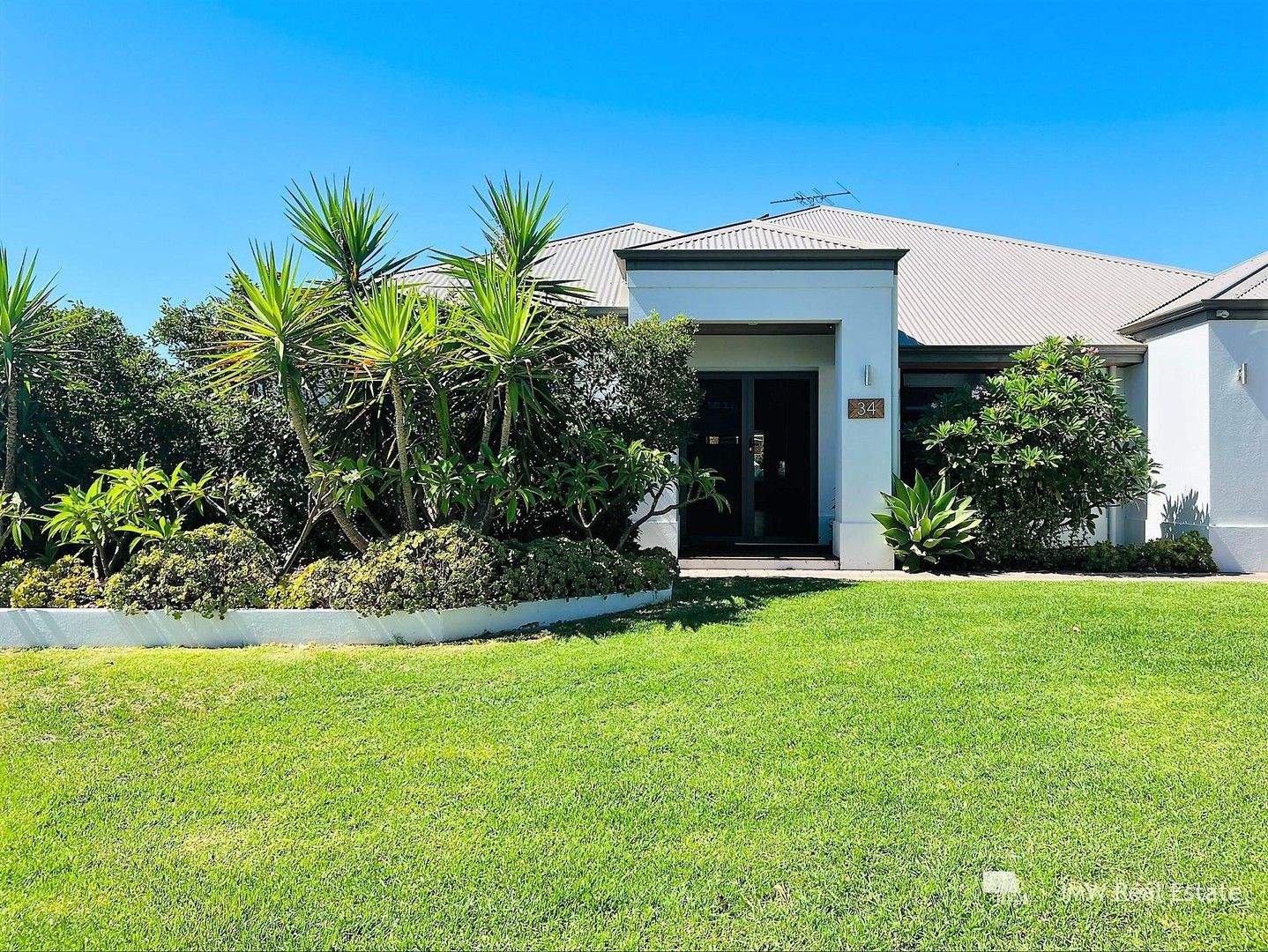 4 bedrooms House in 34 St Michaels Parkway DUNSBOROUGH WA, 6281