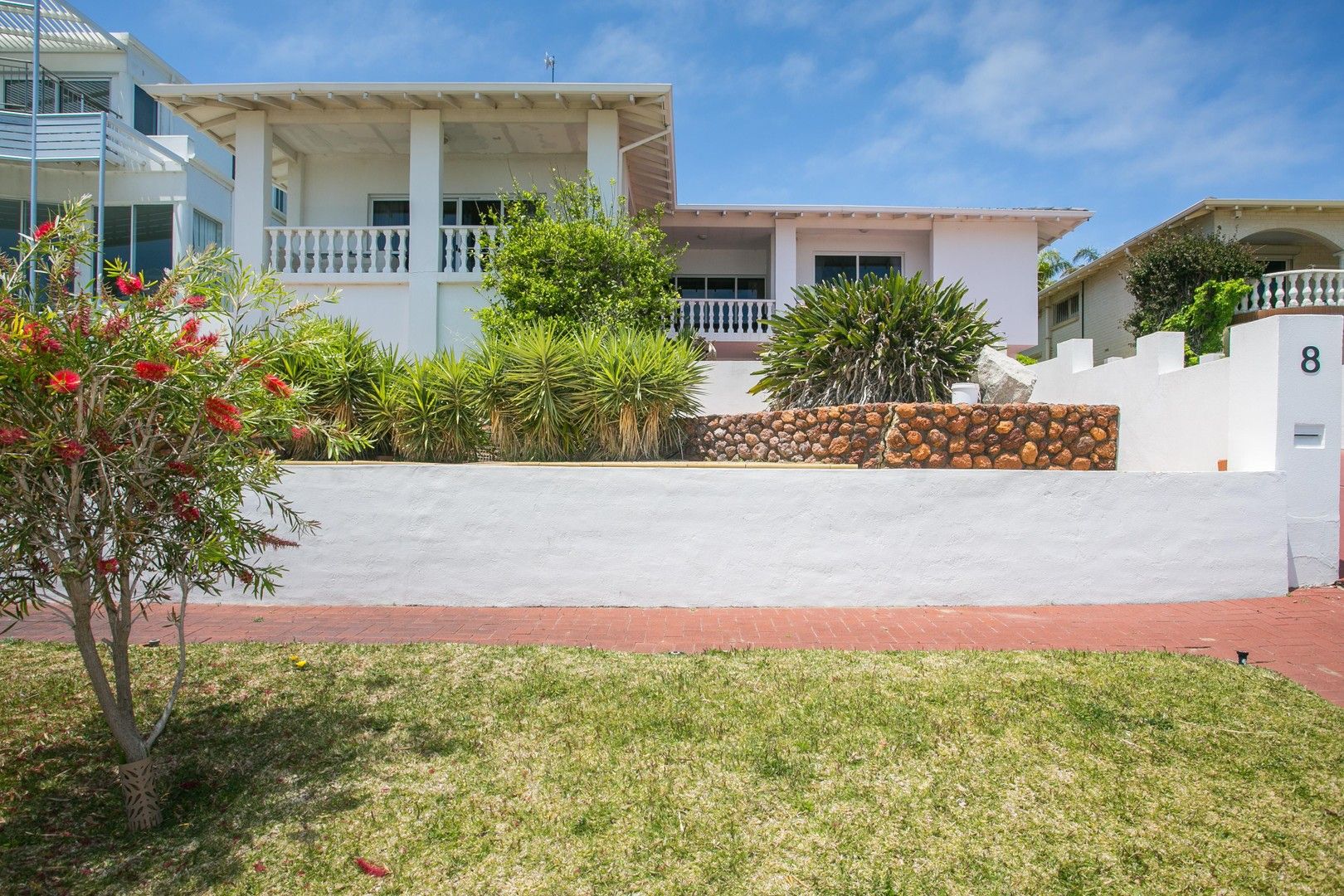 5 bedrooms House in 8 DILKARA WAY CITY BEACH WA, 6015