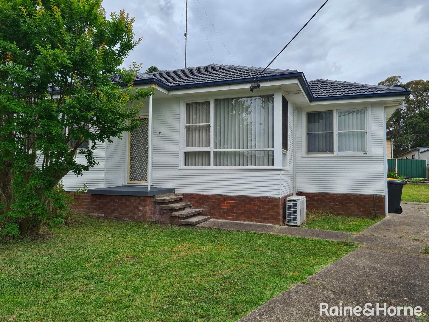 23 Sampson Avenue, Belmont North NSW 2280, Image 0