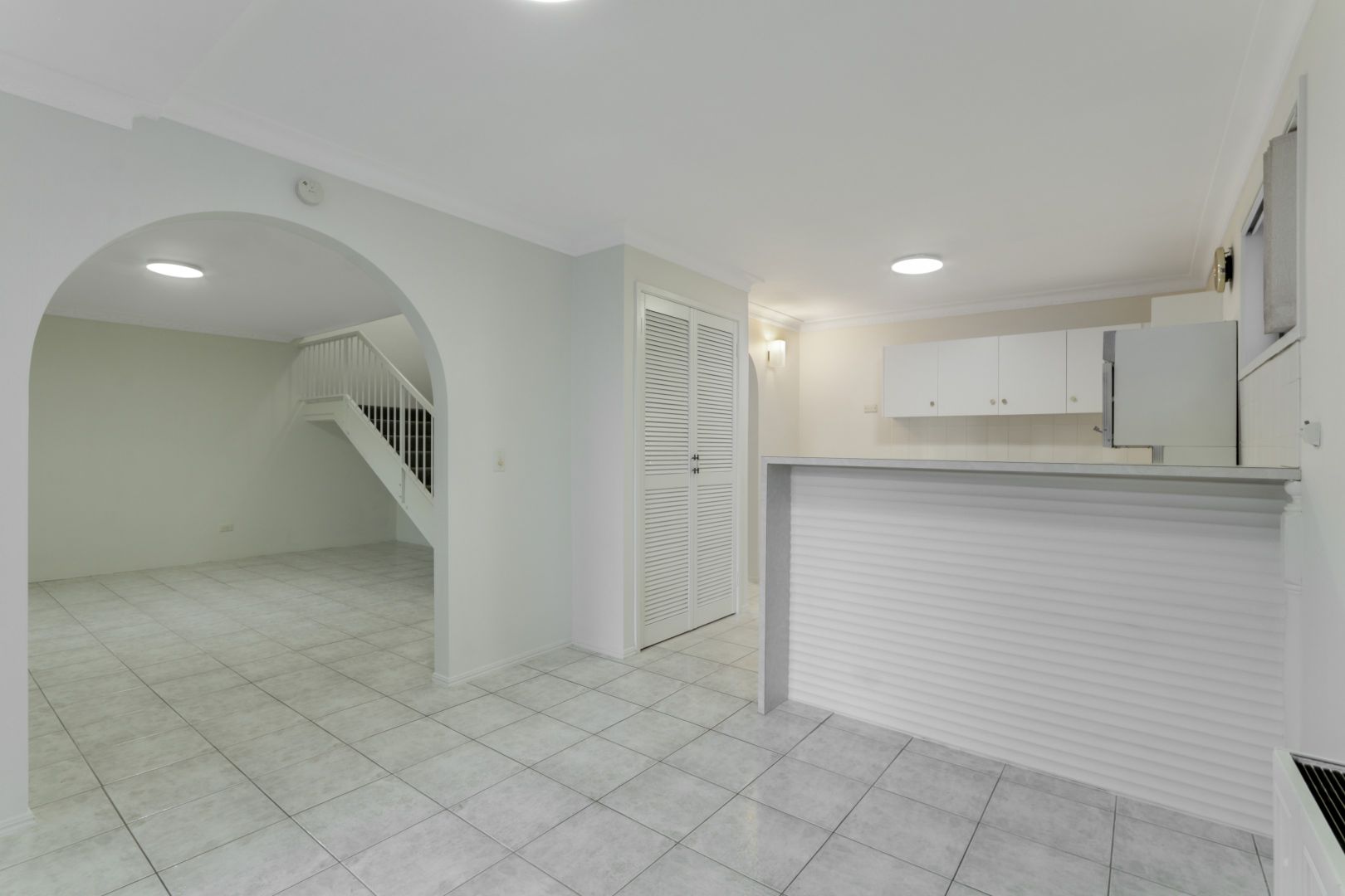 1/5-7 Hooker Boulevard, Broadbeach Waters QLD 4218, Image 2