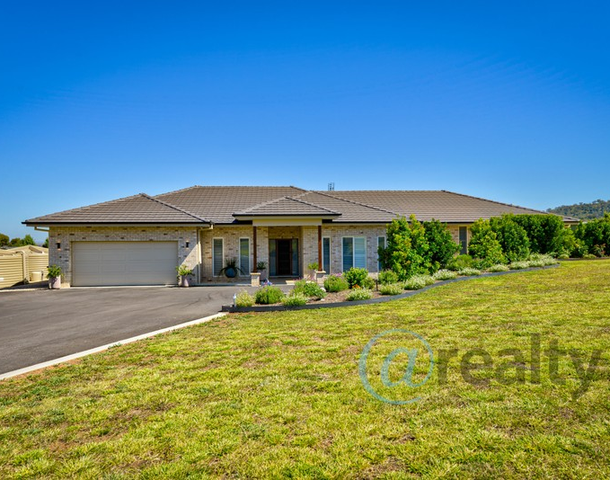 1 Carrai Close, North Tamworth NSW 2340