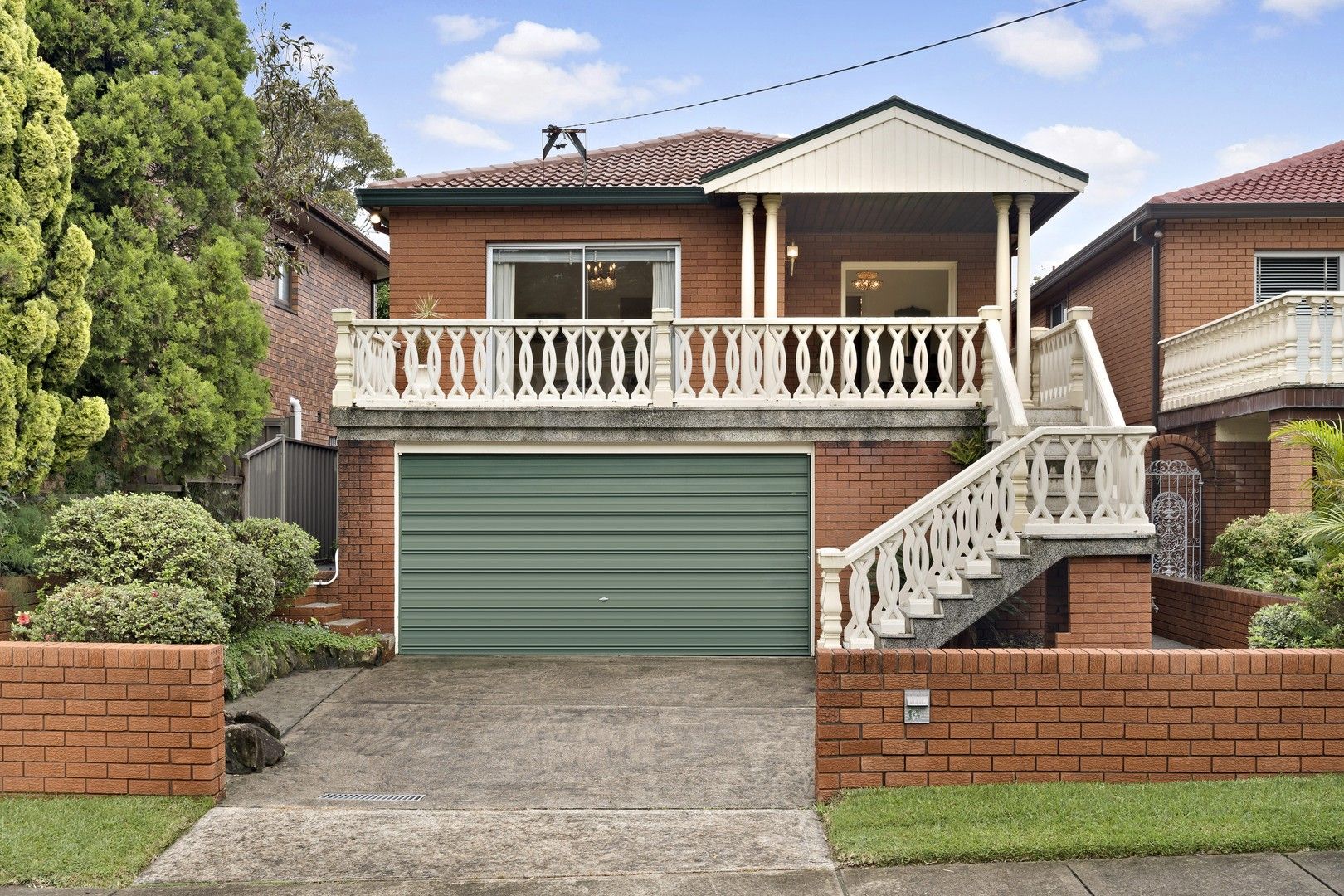 4 bedrooms House in 14 Grosvenor Road SOUTH HURSTVILLE NSW, 2221