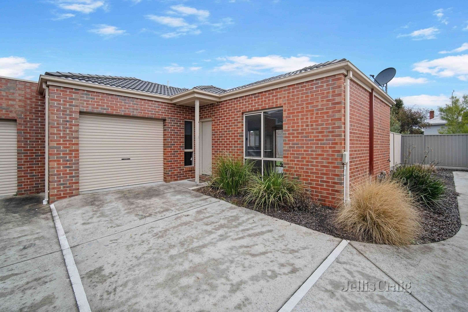 3 bedrooms Townhouse in 10 Jordy Place BROWN HILL VIC, 3350