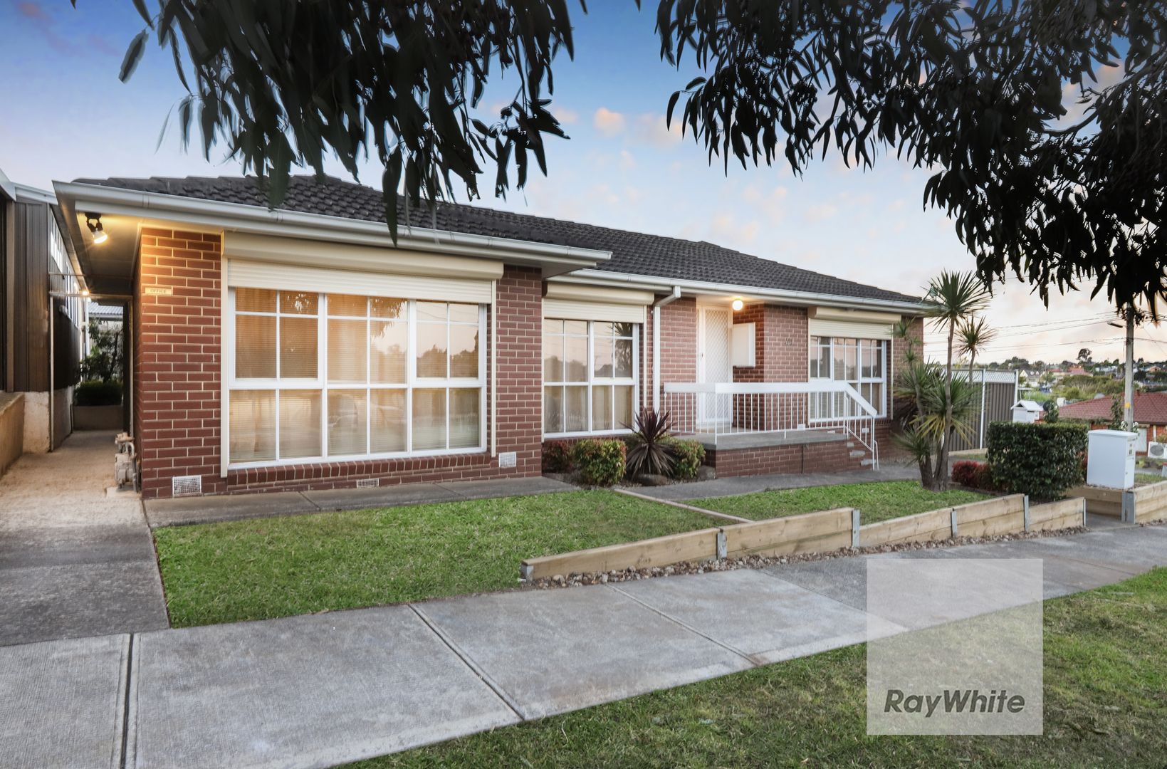 49 North Circular Road, Gladstone Park VIC 3043, Image 2