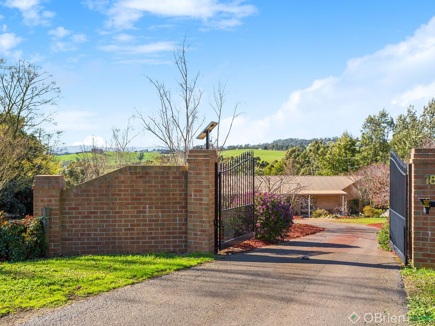 18 Greenland Drive, Drouin VIC 3818, Image 2