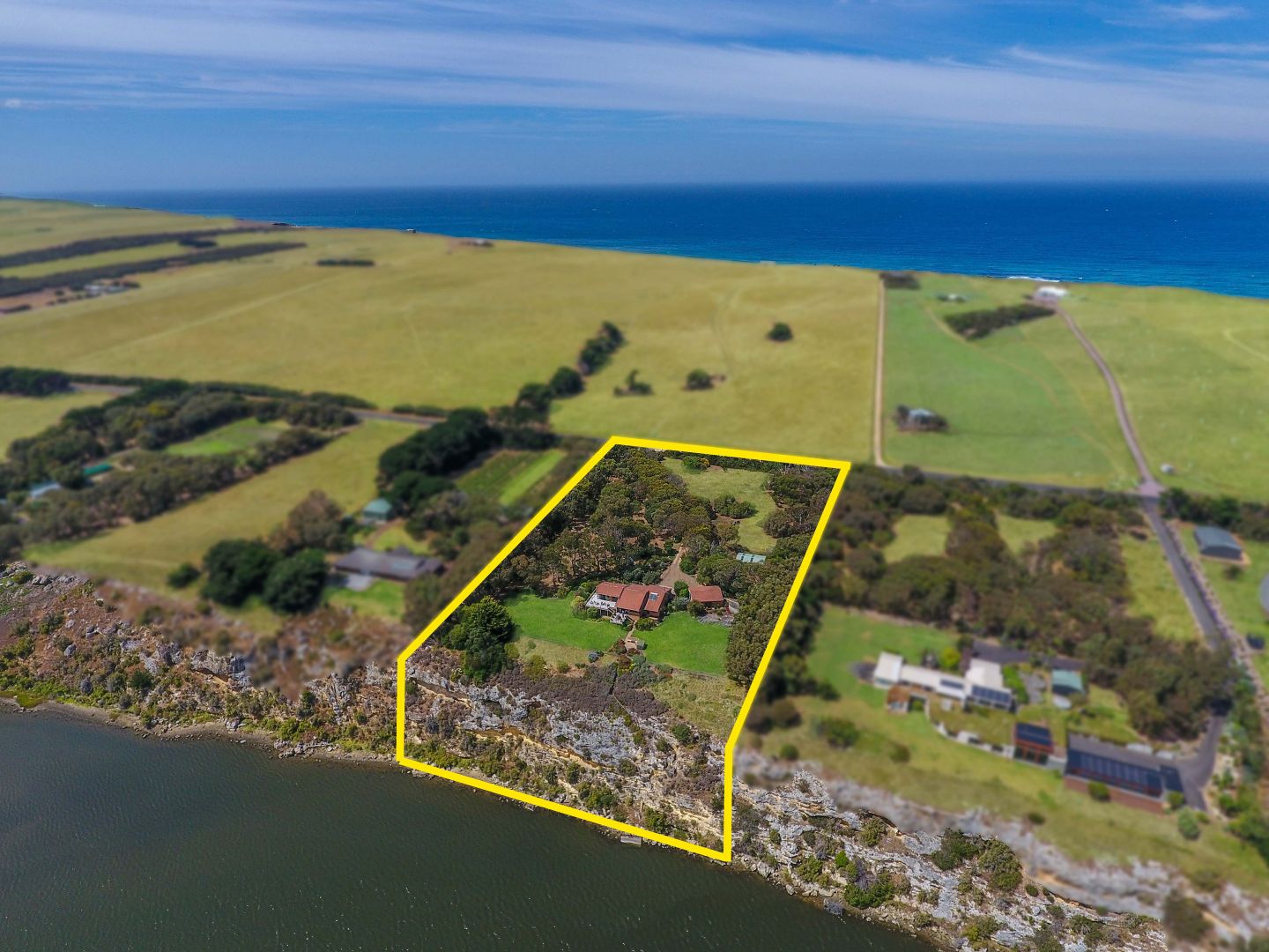 389 Hopkins Point Road, Allansford VIC 3277, Image 2