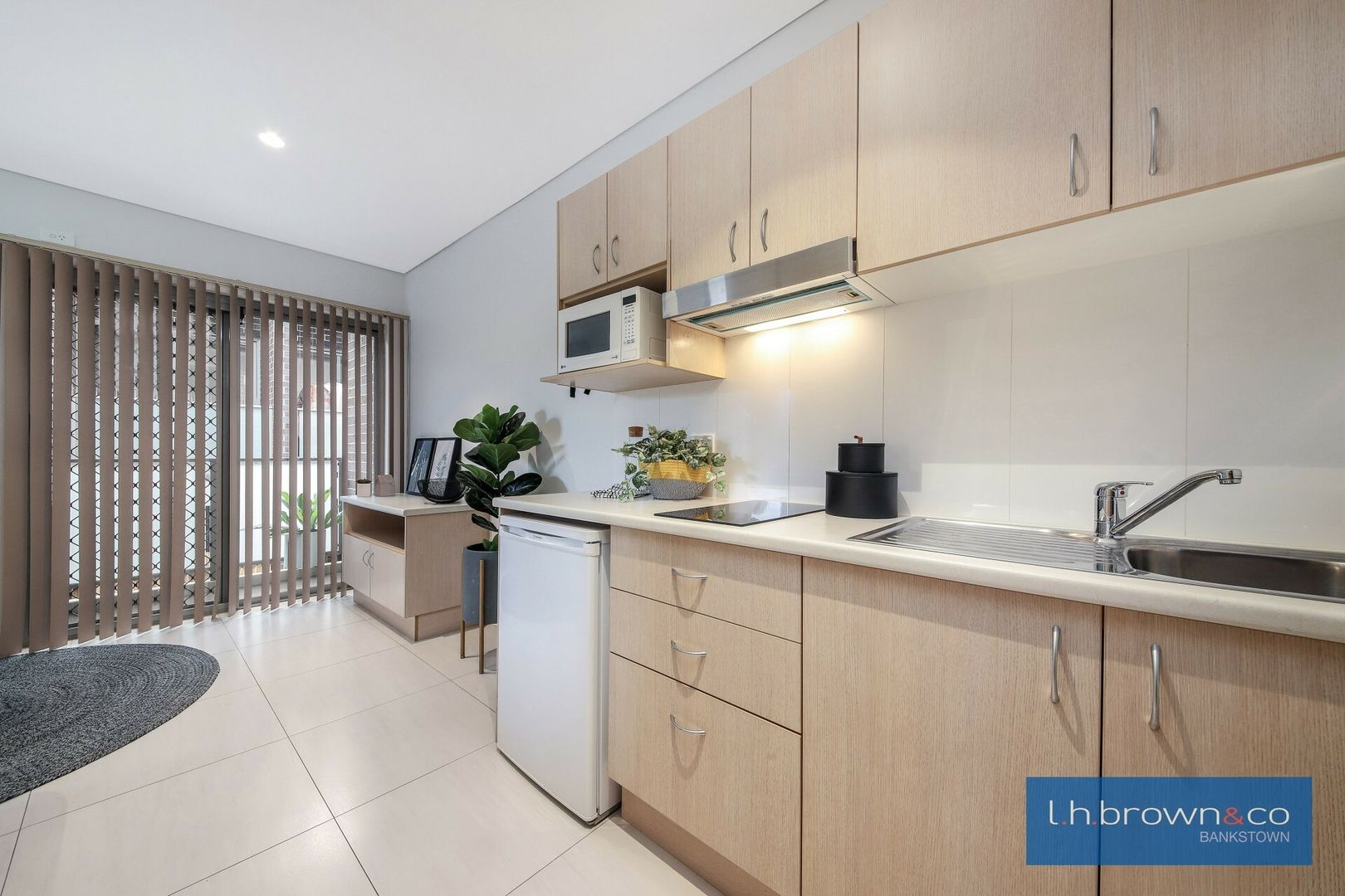 8-10 Cairds Avenue, Bankstown NSW 2200, Image 2