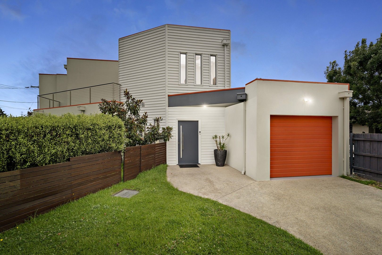 4 bedrooms Townhouse in 1A/56 Oakes Avenue CLAYTON SOUTH VIC, 3169