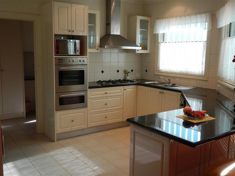 3 bedrooms House in 16C Puerta Street BURWOOD VIC, 3125