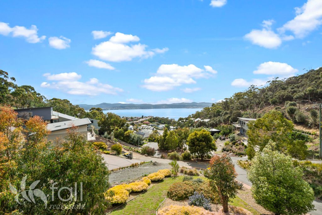 35 Gardenia Grove, Sandy Bay TAS 7005, Image 2