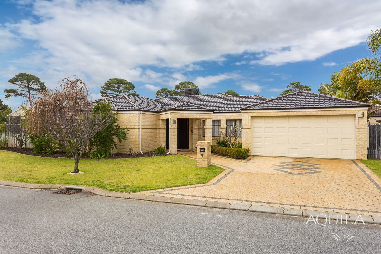 4 Latina Crescent, Ellenbrook WA 6069