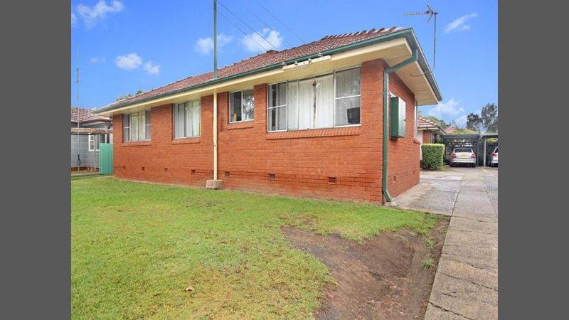 7/11 College Place, Gwynneville NSW 2500, Image 2