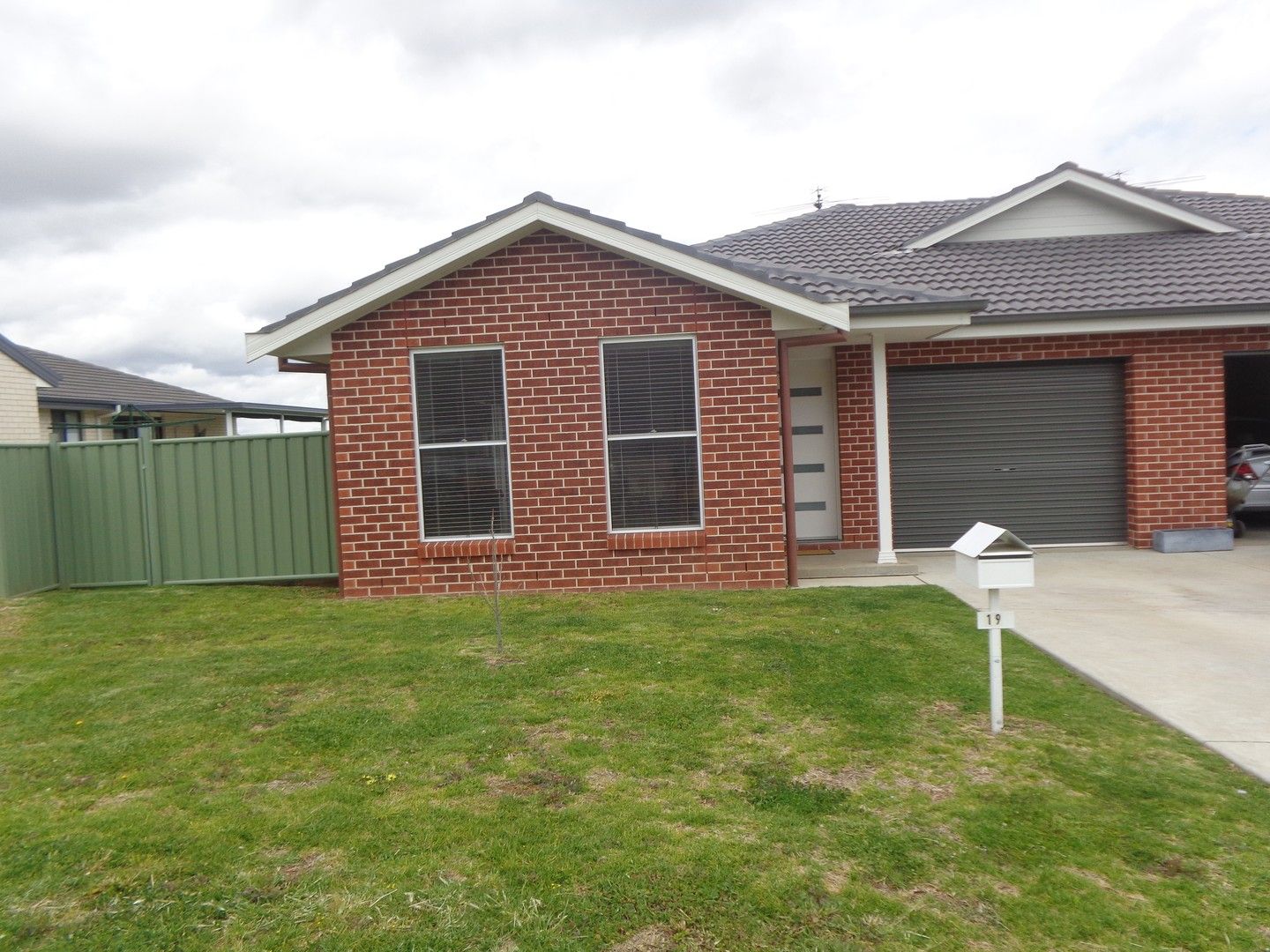 2 bedrooms House in 1/19 Emerald Street TAMWORTH NSW, 2340