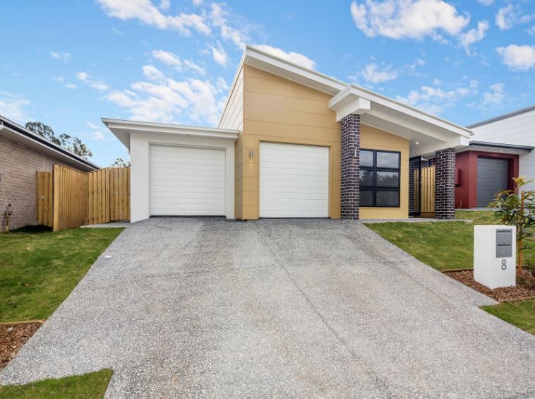 3 bedrooms House in 2/8 Zamma St AUGUSTINE HEIGHTS QLD, 4300