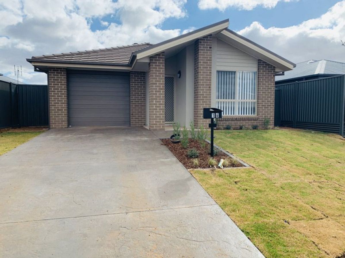 3 bedrooms House in 16 Bradford Circuit DUBBO NSW, 2830