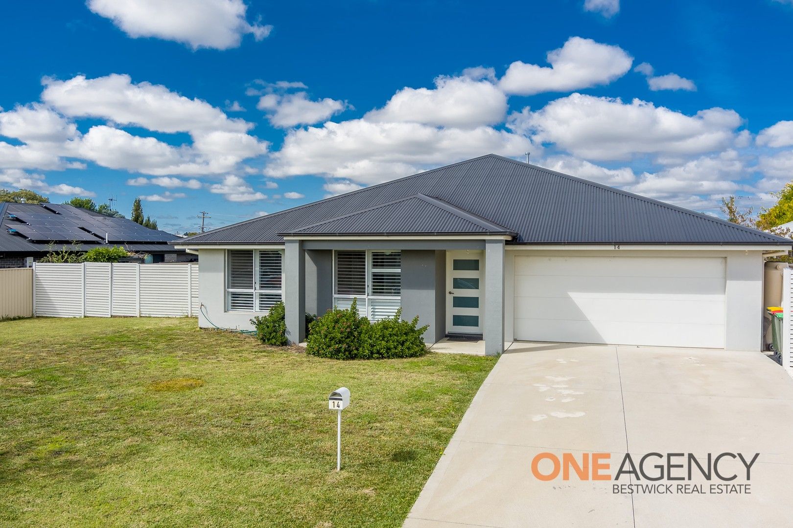 4 bedrooms House in 14 Maxwell Drive EGLINTON NSW, 2795