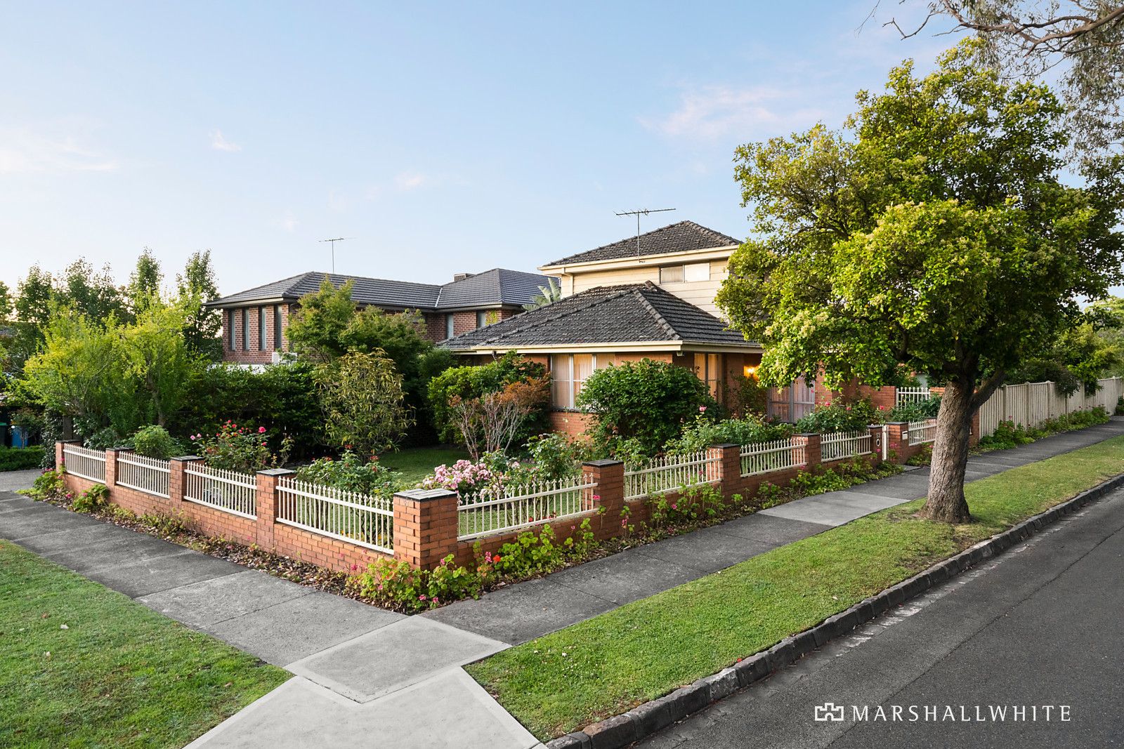 4 bedrooms House in 53 Aitchison Avenue ASHBURTON VIC, 3147