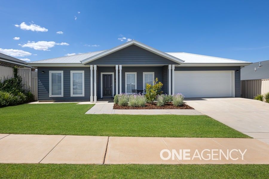4 bedrooms House in 40 MUTTAMA PARADE GOBBAGOMBALIN NSW, 2650