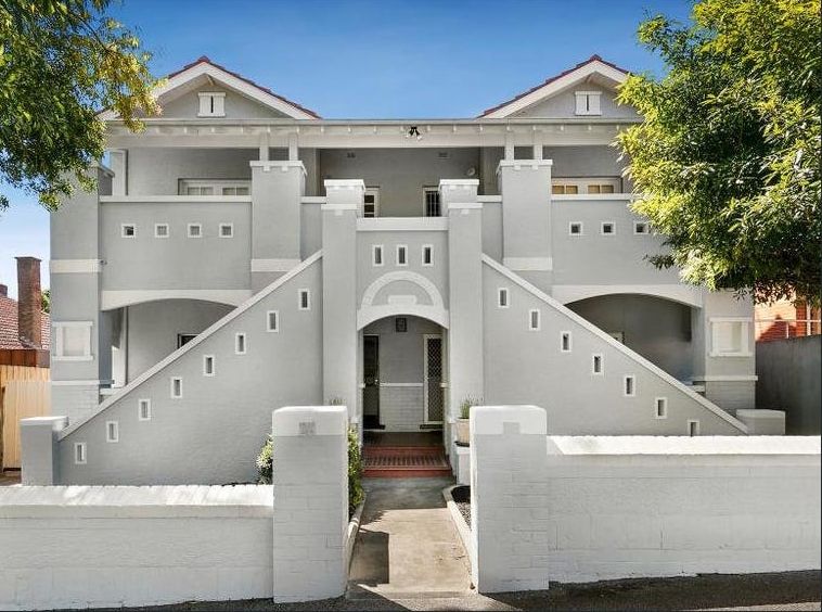 2 bedrooms Apartment / Unit / Flat in 2/26 Dickens Street ELWOOD VIC, 3184