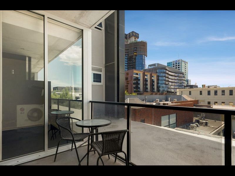 1 bedrooms Apartment / Unit / Flat in 204/200 Toorak Road SOUTH YARRA VIC, 3141