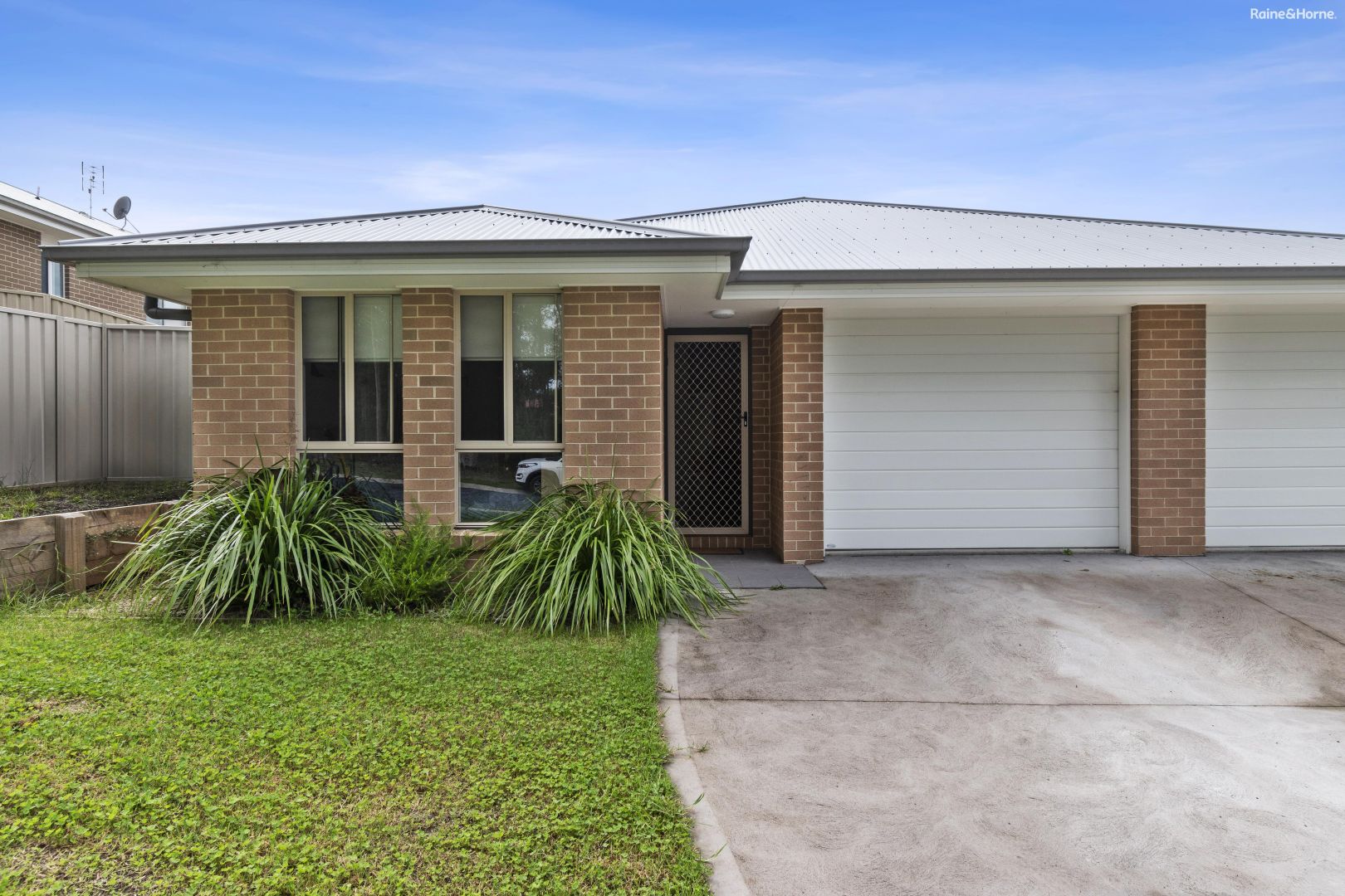 33 & 33a Wagtail Crescent, Batehaven NSW 2536, Image 2