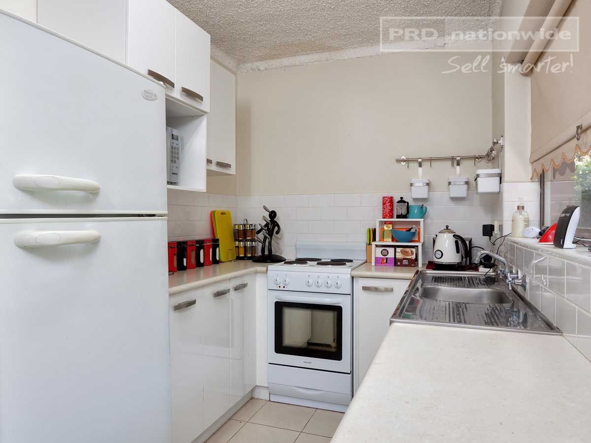 2/17 Cochrane Street, KOORINGAL NSW 2650, Image 2