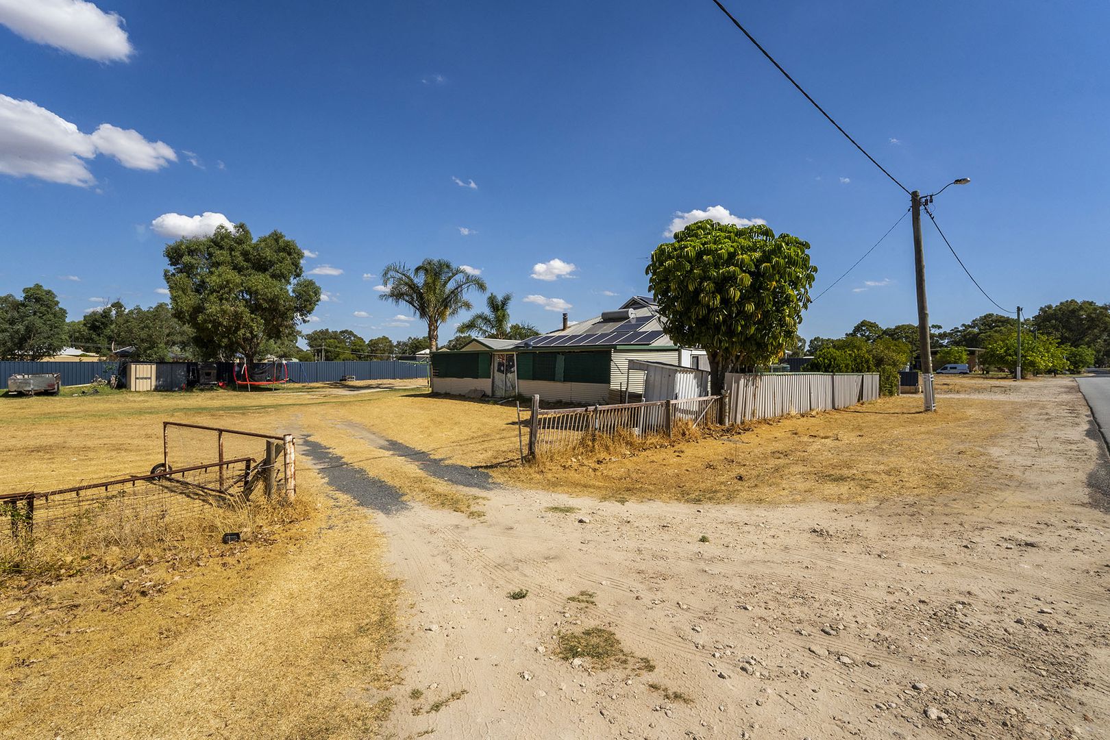 4 Roe Avenue, Pinjarra WA 6208, Image 2