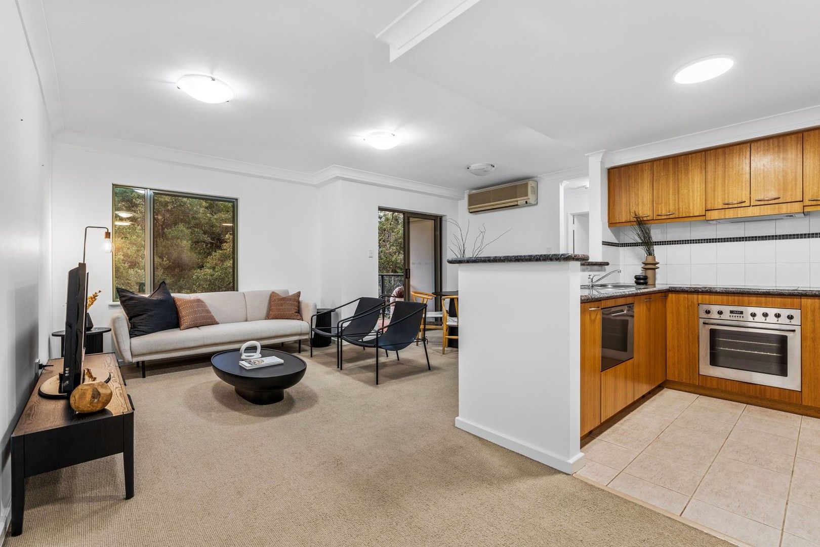2 bedrooms Apartment / Unit / Flat in 15/122 Mounts Bay Road PERTH WA, 6000
