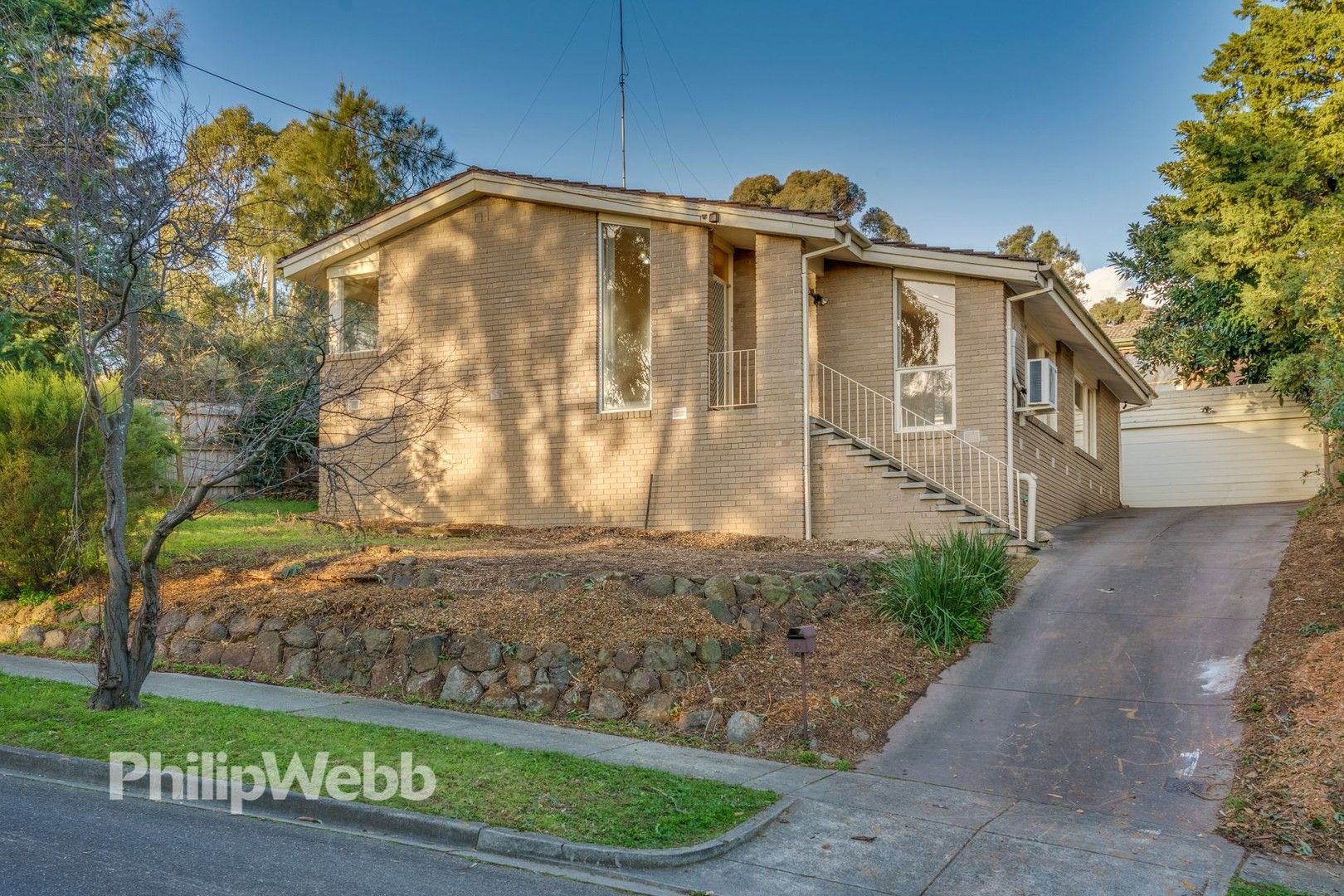 3 bedrooms House in 2 Elsa Street TEMPLESTOWE VIC, 3106