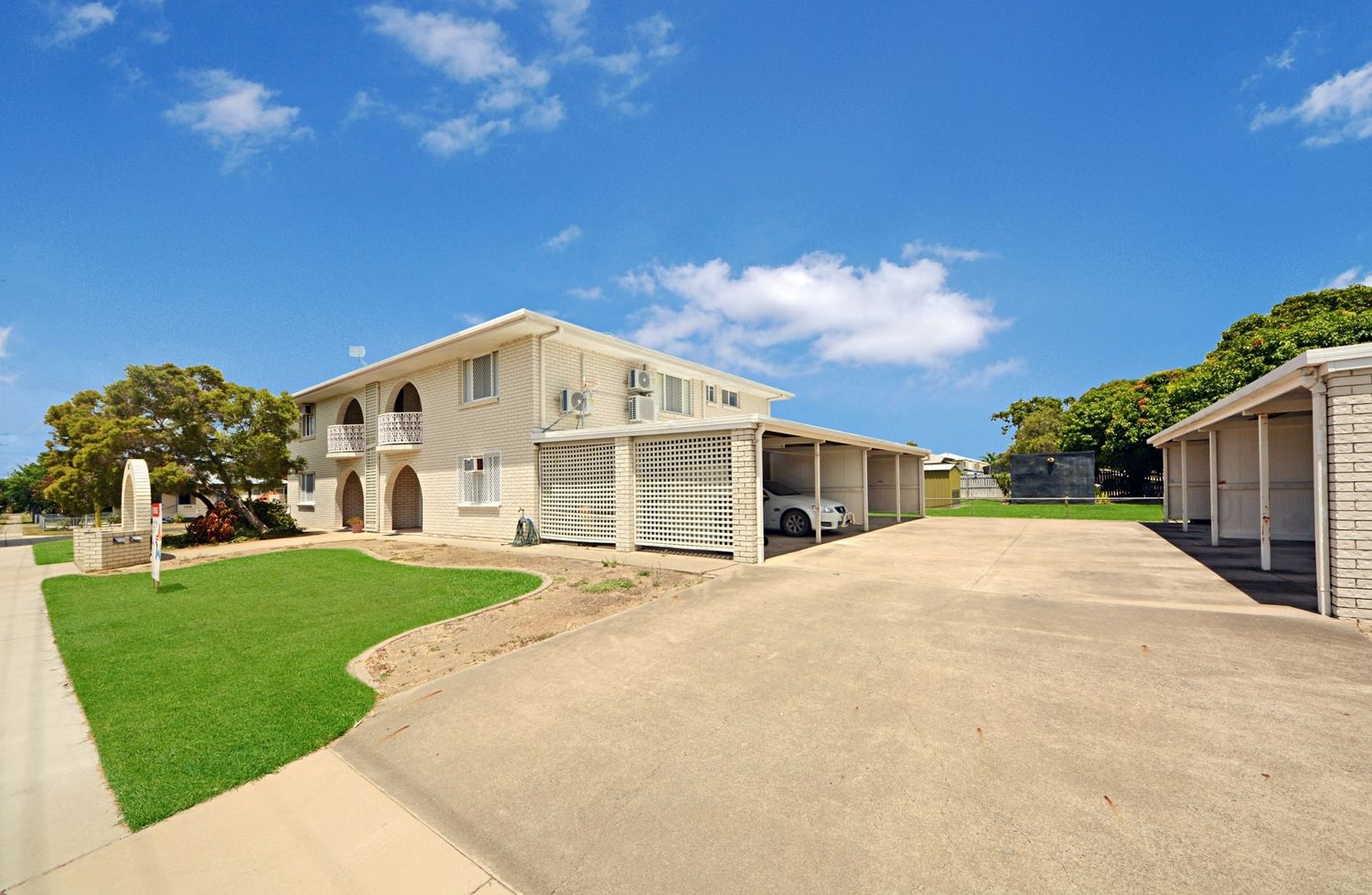 2/235 Dean Street, Berserker QLD 4701, Image 1