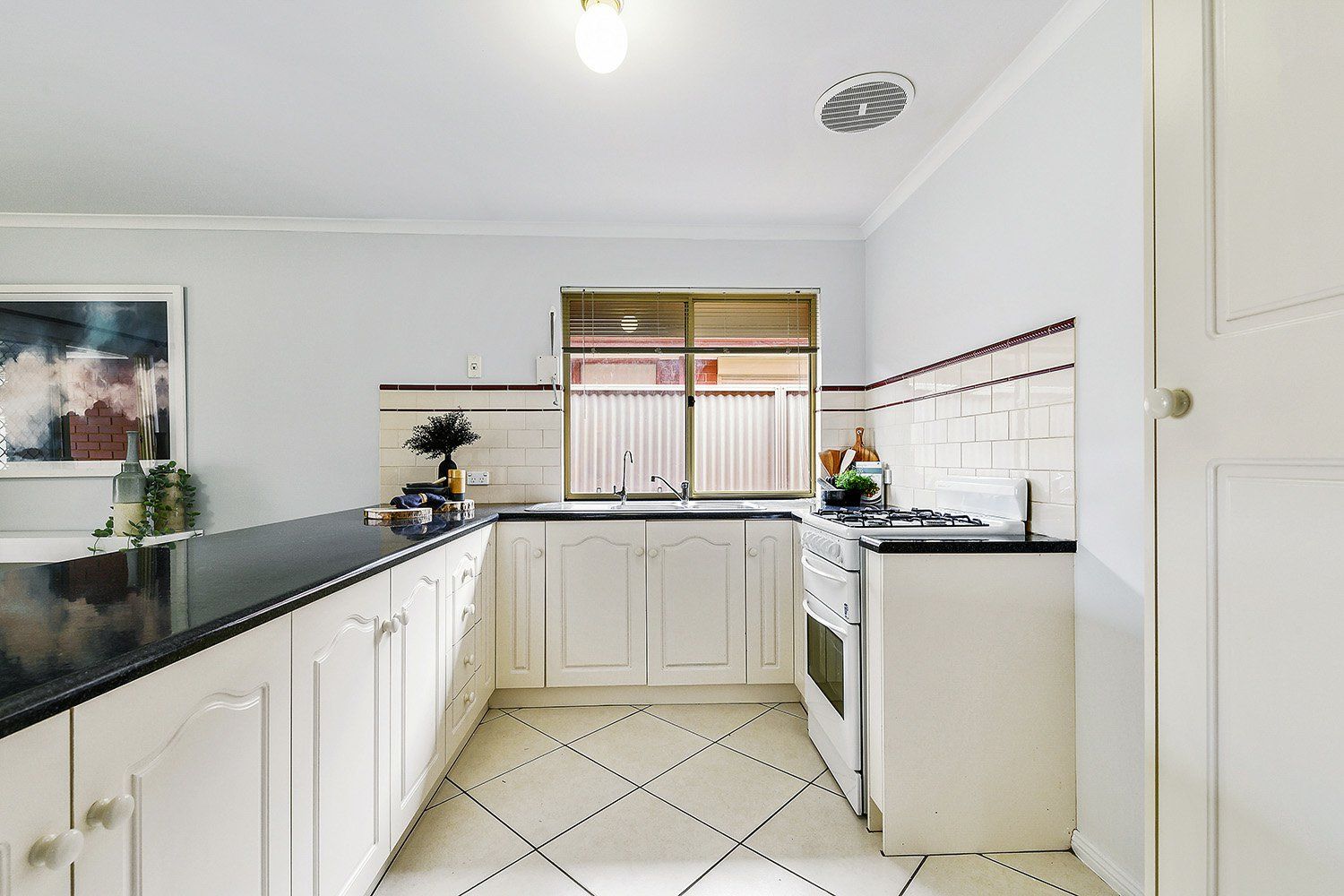 15 Gainsborough Avenue, Ferryden Park SA 5010, Image 2