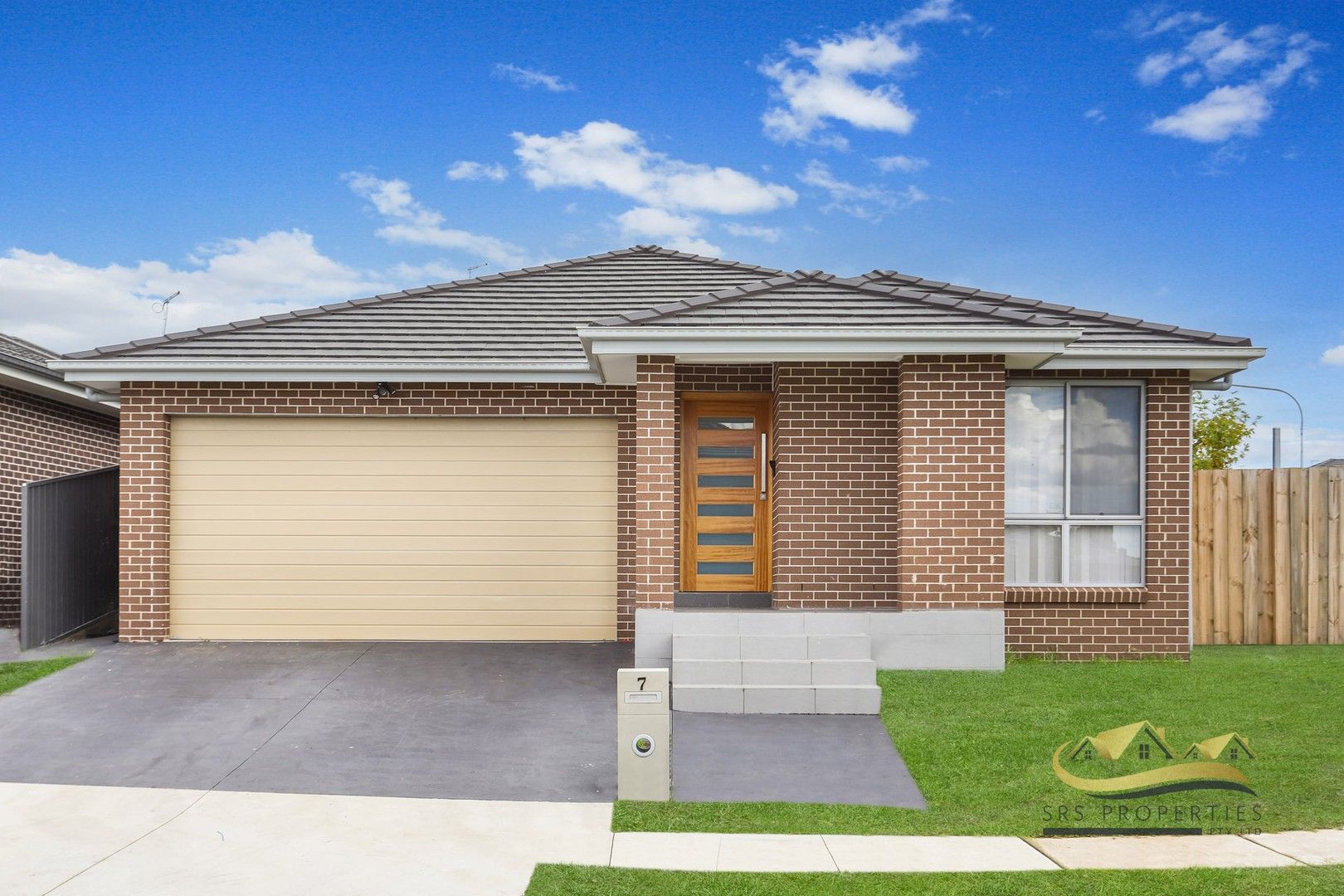 7 Glover Street, Claymore NSW 2559, Image 0