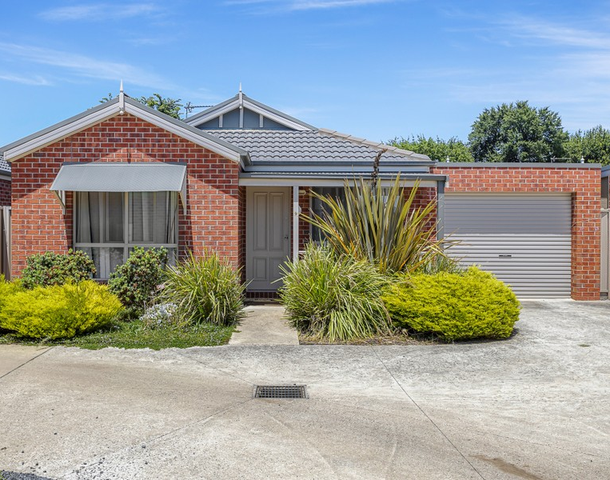 9 Tristan Drive, Sebastopol VIC 3356