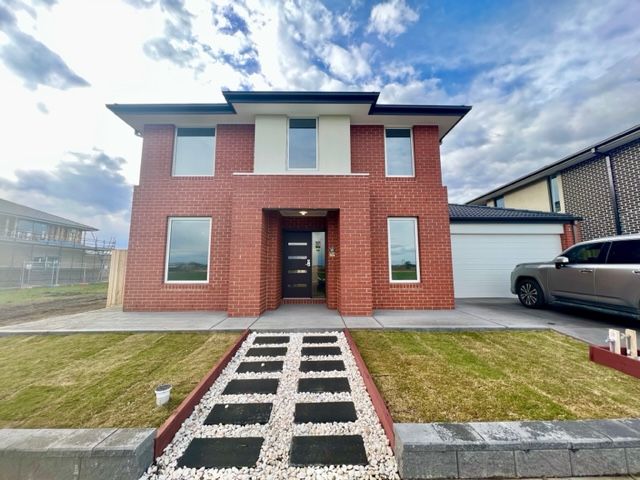 4 bedrooms House in 15 Moorside Cres CLYDE NORTH VIC, 3978