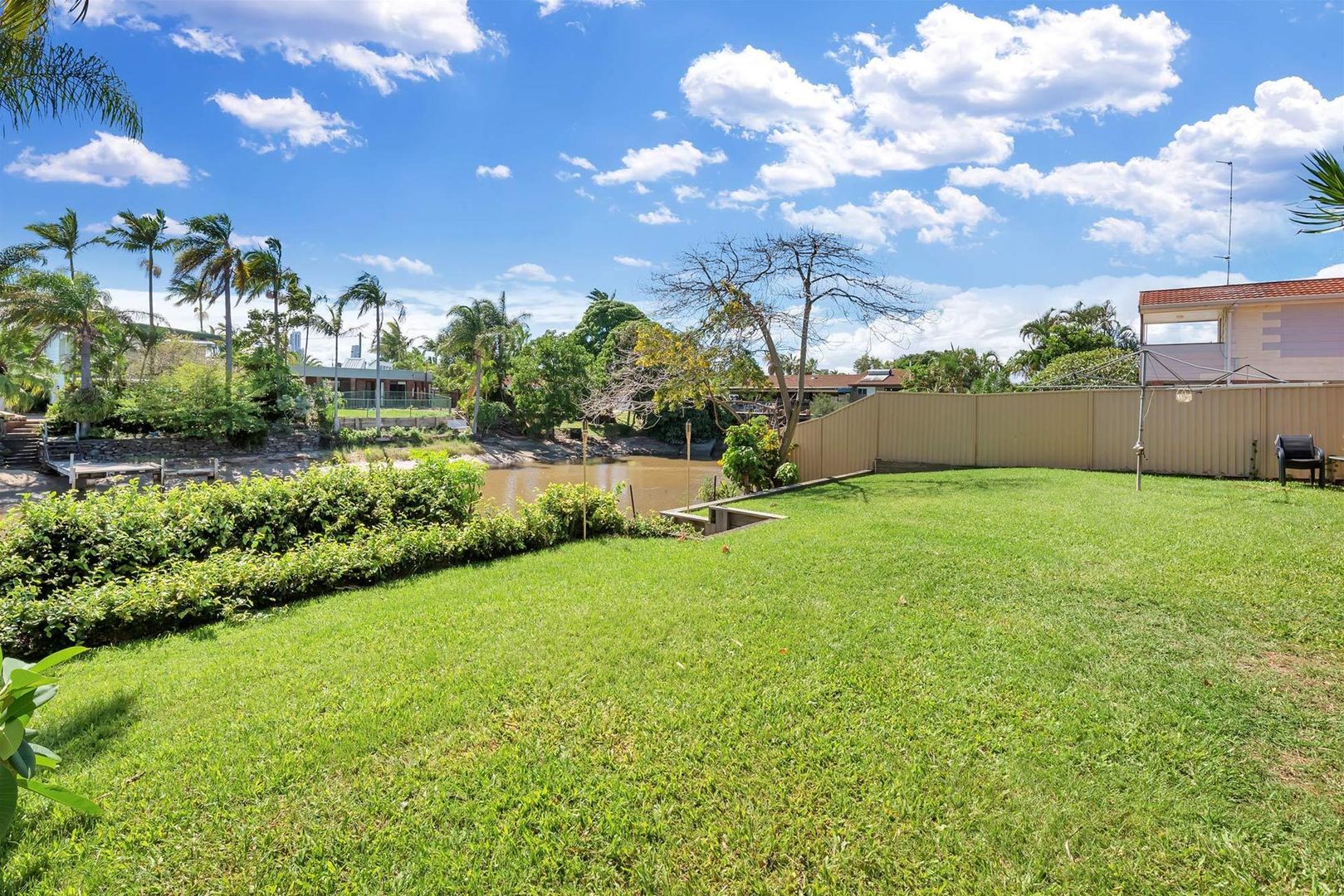 5 Ensenada Court, Broadbeach Waters QLD 4218, Image 2