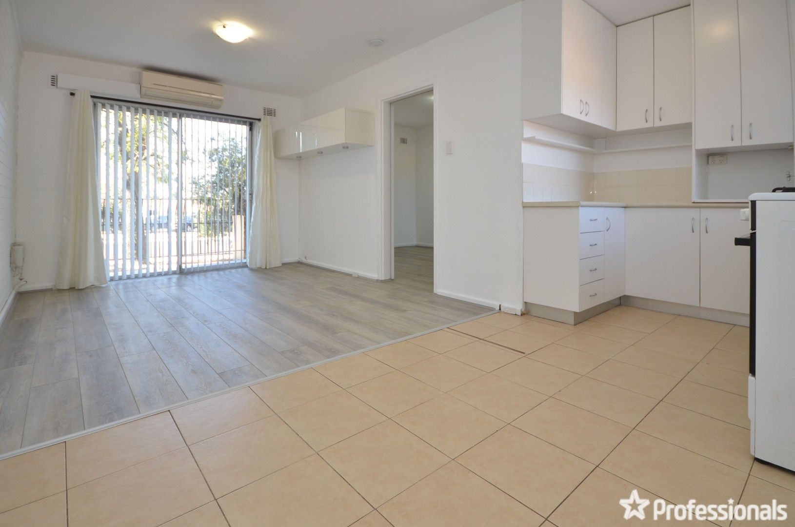 3/1045 Albany Highway, St James WA 6102, Image 0