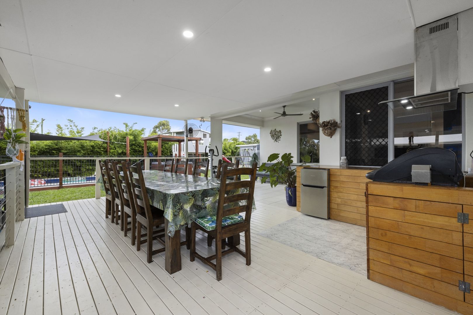 33 Bilbao Place, Bushland Beach QLD 4818, Image 2