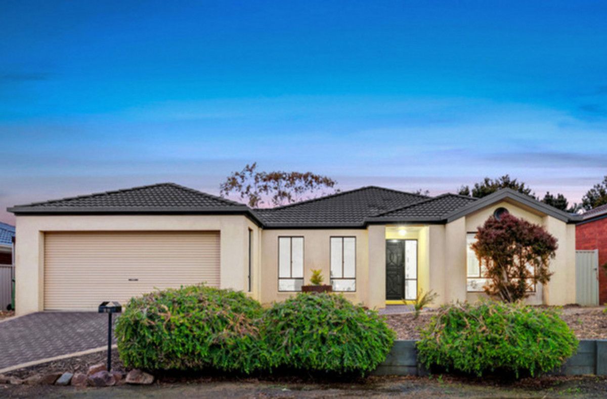 4 bedrooms House in 20 Cromwell Lane CRANBOURNE EAST VIC, 3977