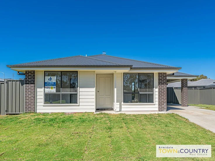 Primary image of 1/17 Sunrise Crescent, Armidale NSW 2350