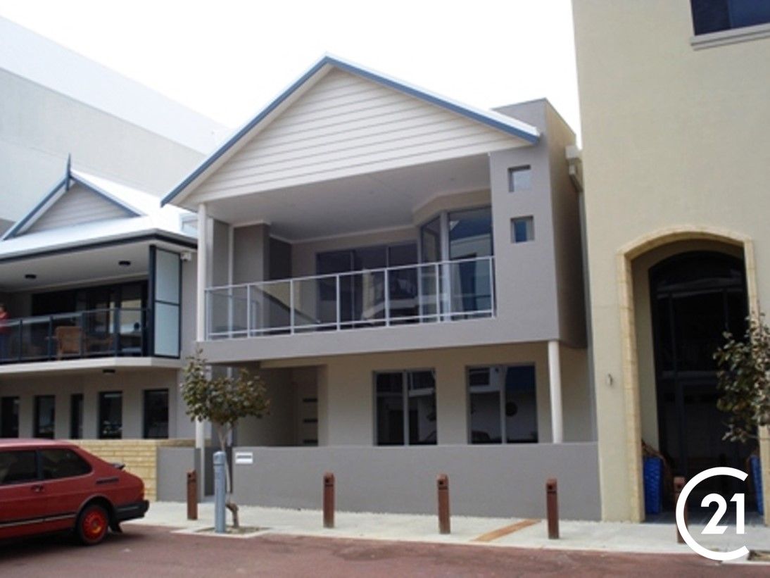 3 bedrooms Townhouse in 2B Treviso Mews MANDURAH WA, 6210