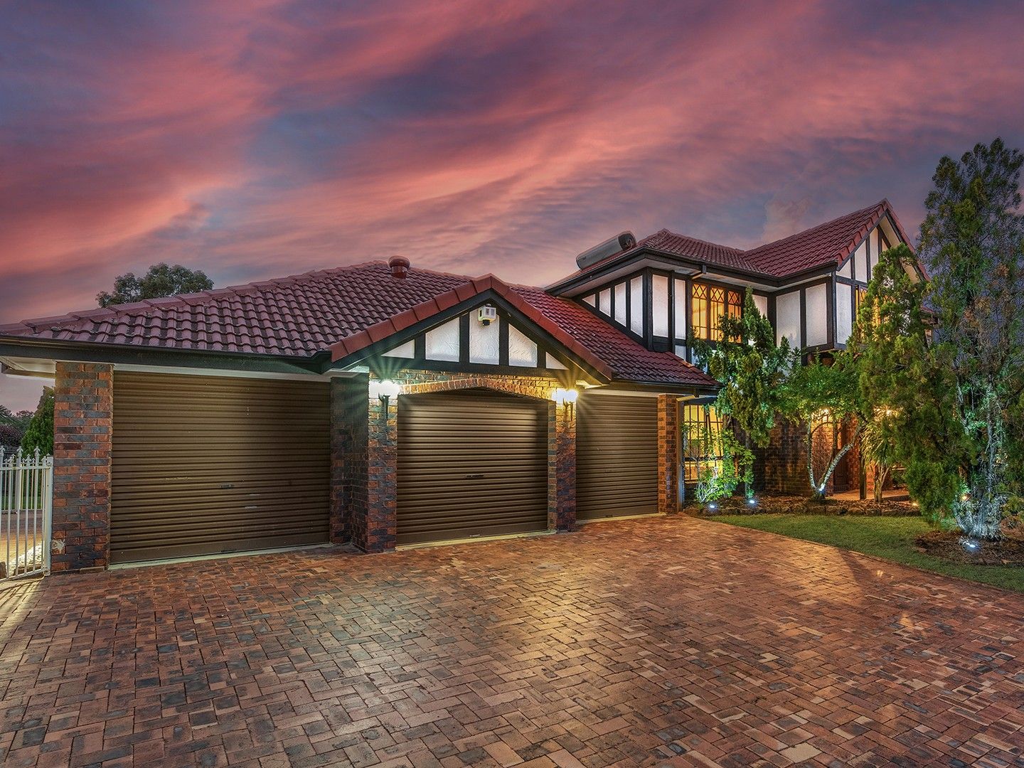 18 Buscall Court, Sinnamon Park QLD 4073, Image 0