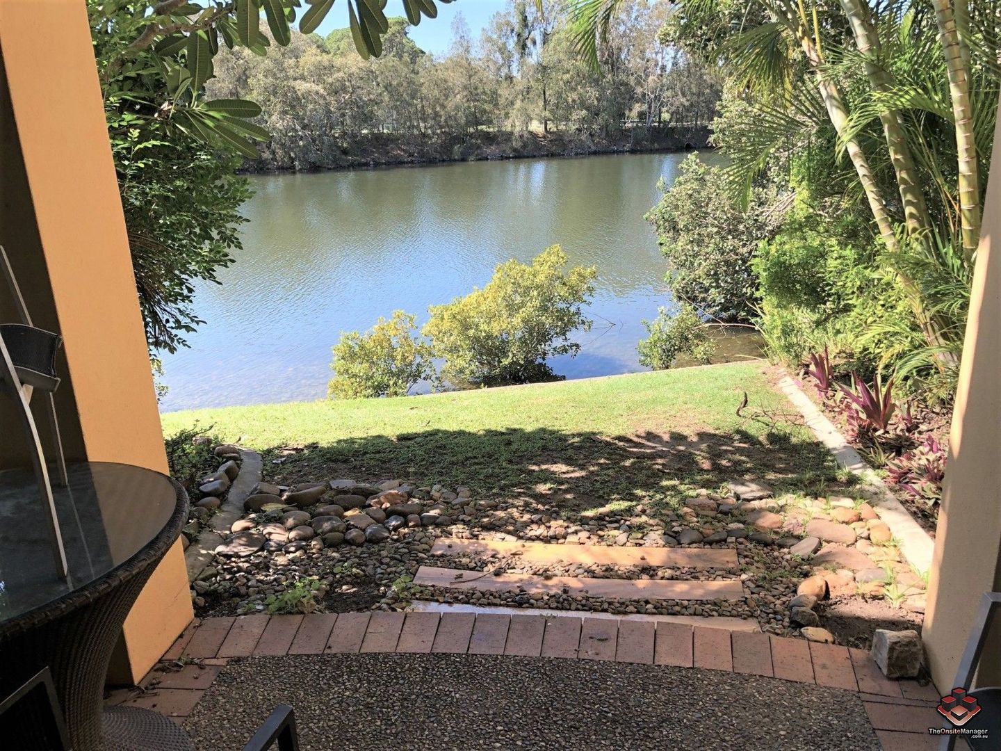 ID21110588/215 Cottesloe Drive, Mermaid Waters QLD 4218 Townhouse