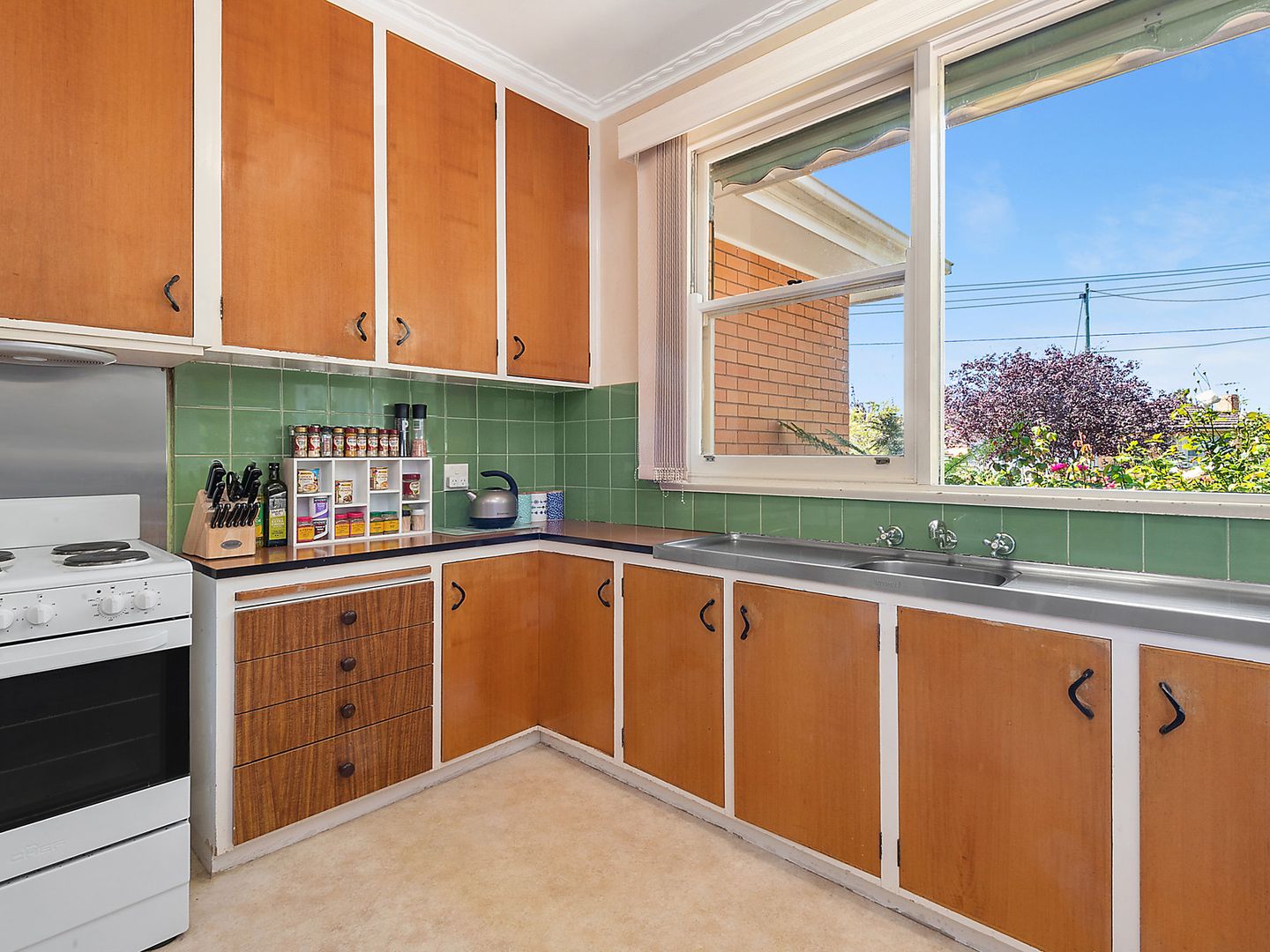 4 Montgomery Avenue, Hamlyn Heights VIC 3215, Image 2