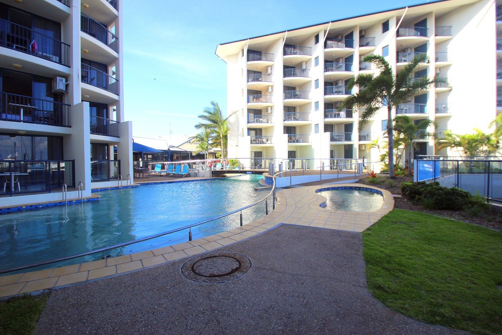 330 & 331/Mantra Resort, Buccaneer Drive, Urangan QLD 4655, Image 0