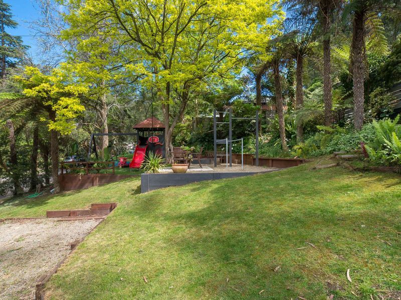 31 Hazel Grove, Tecoma VIC 3160, Image 2