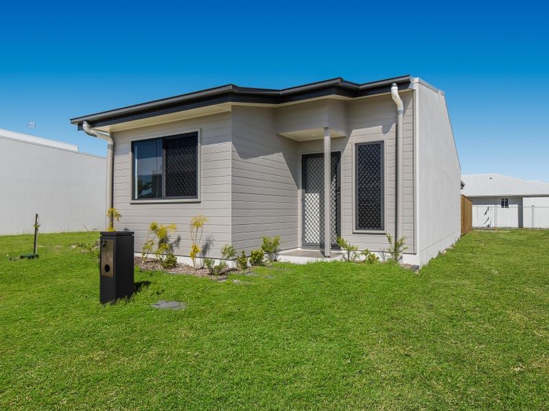 3 bedrooms House in 57 Holyoak Avenue OONOONBA QLD, 4811