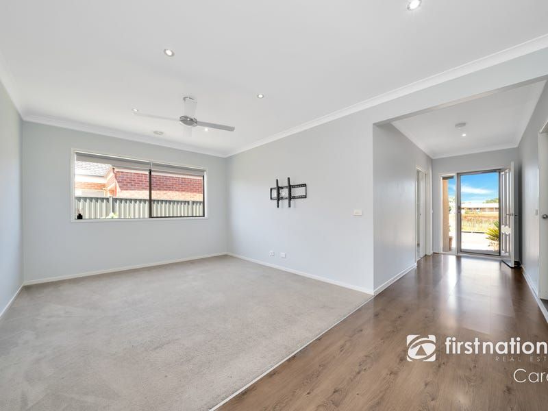 92 Canterbury Road West, Lara VIC 3212, Image 2